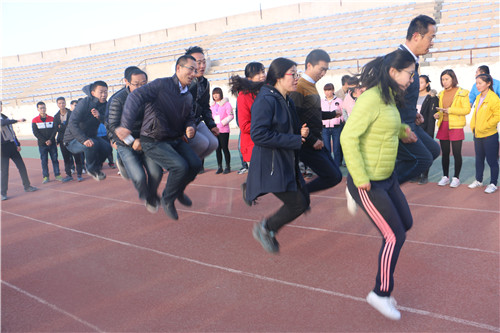 伟德1949官网举办第一届趣味运动会