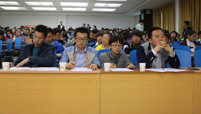 践行社会主义核心价值观，弘扬青春正能量”主题辩论赛