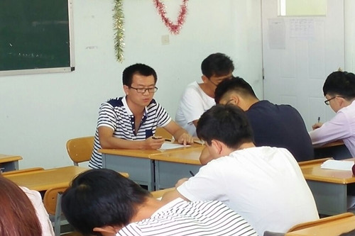 伟德1949官网第一党支部召开以“团圆、感恩”为主题会议
